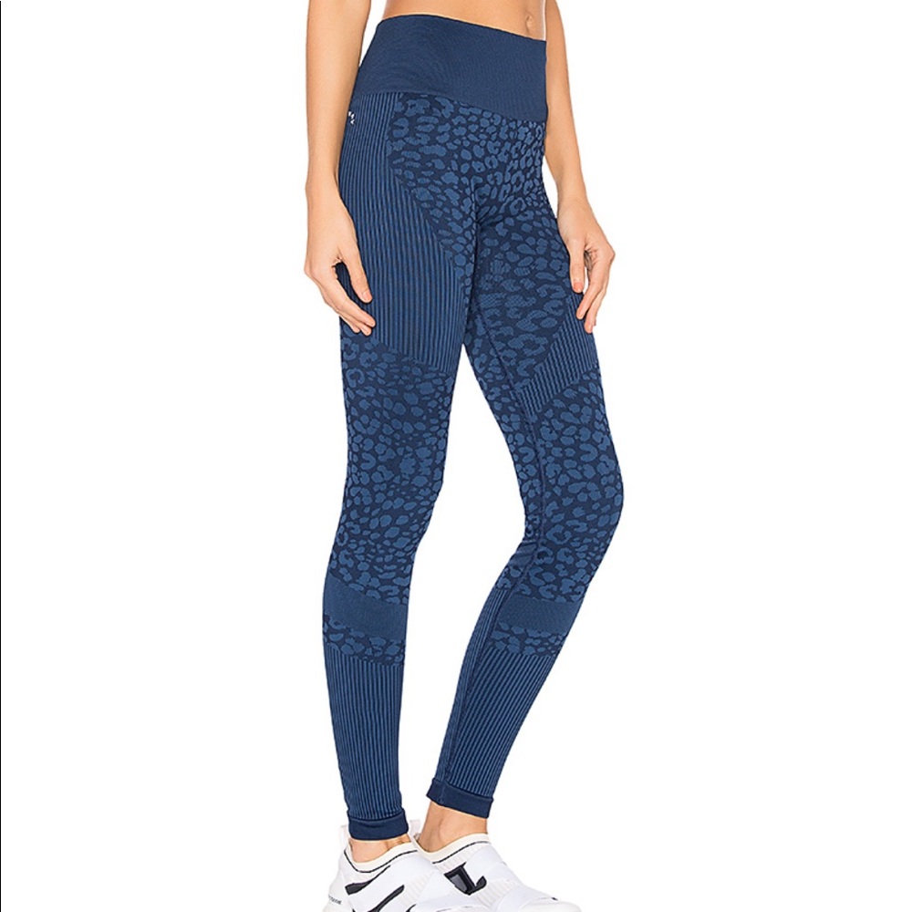 Blue leopard leggings by Varley